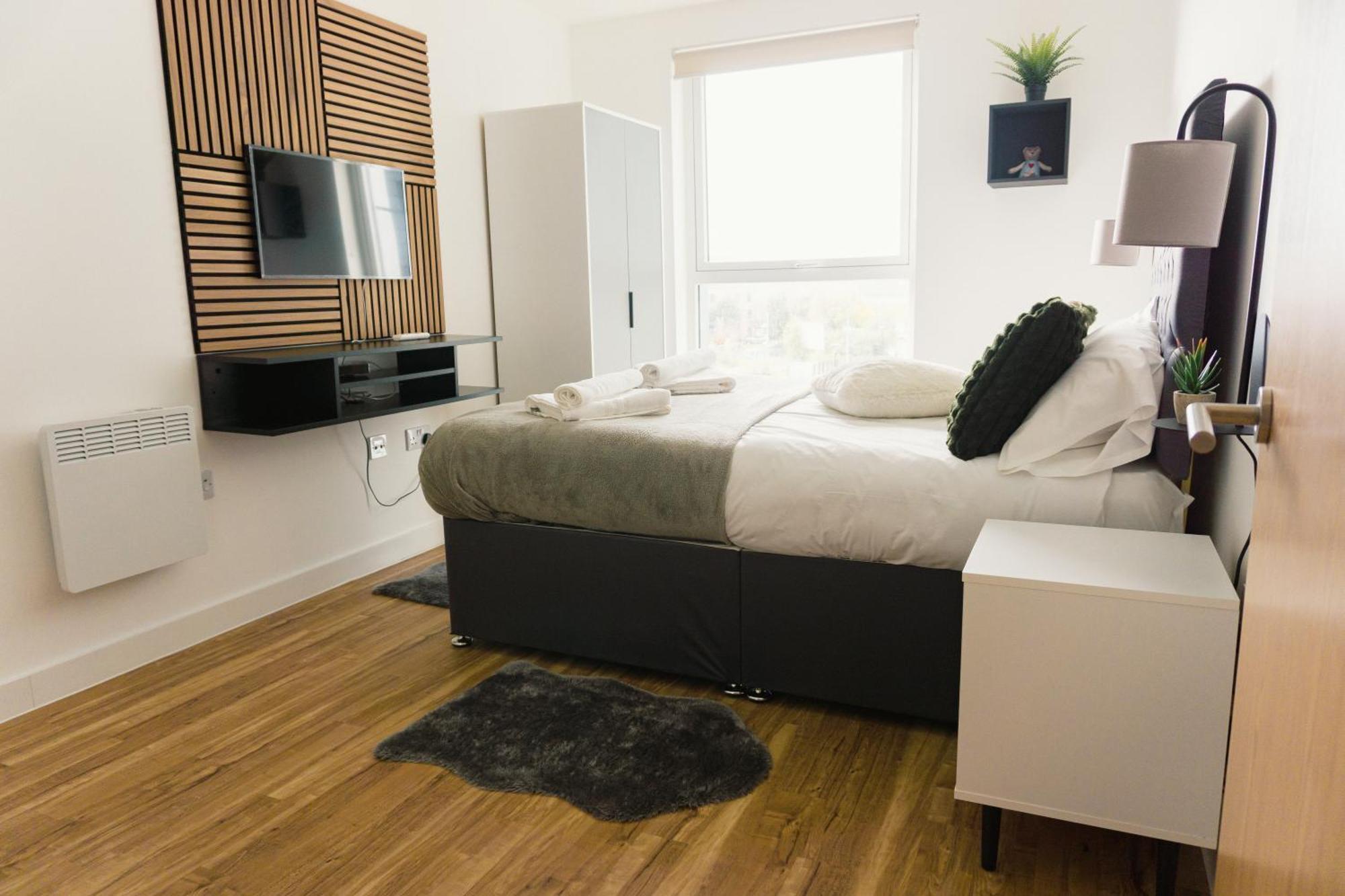 Manchester'S Luxurious 2-Bed Haven With Balcony - Canal Views & Proximity To Manchester United Екстер'єр фото