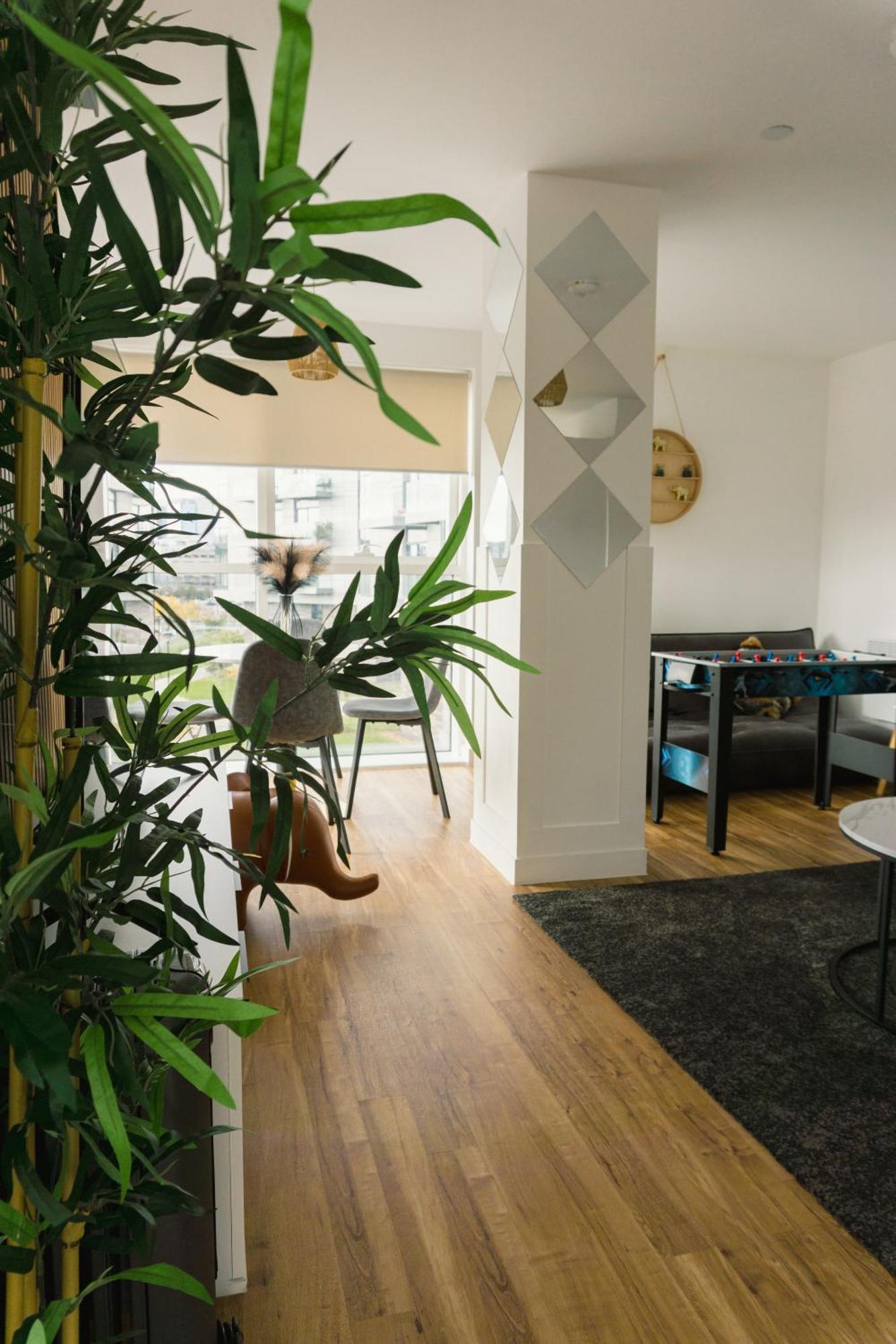 Manchester'S Luxurious 2-Bed Haven With Balcony - Canal Views & Proximity To Manchester United Екстер'єр фото