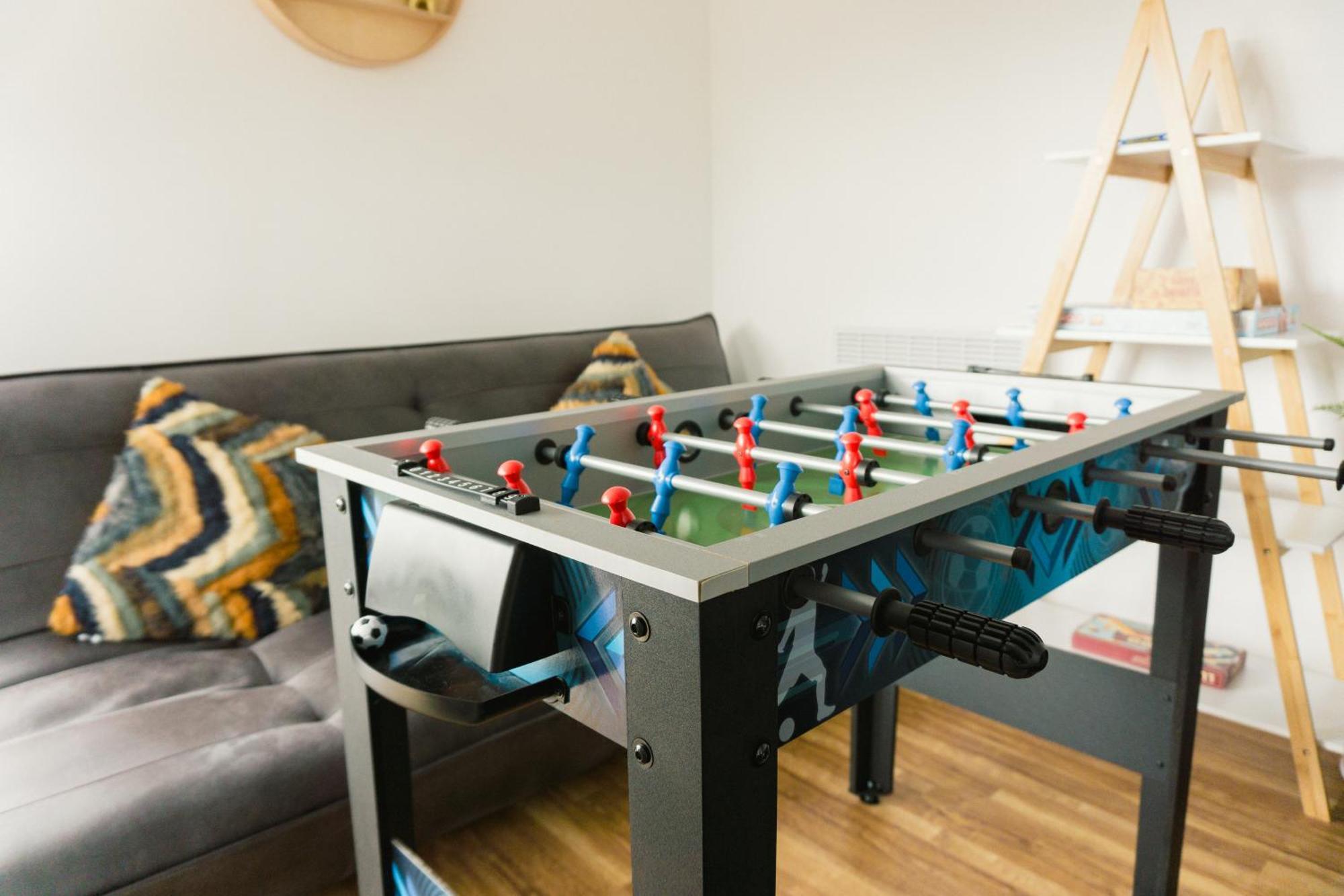 Manchester'S Luxurious 2-Bed Haven With Balcony - Canal Views & Proximity To Manchester United Екстер'єр фото