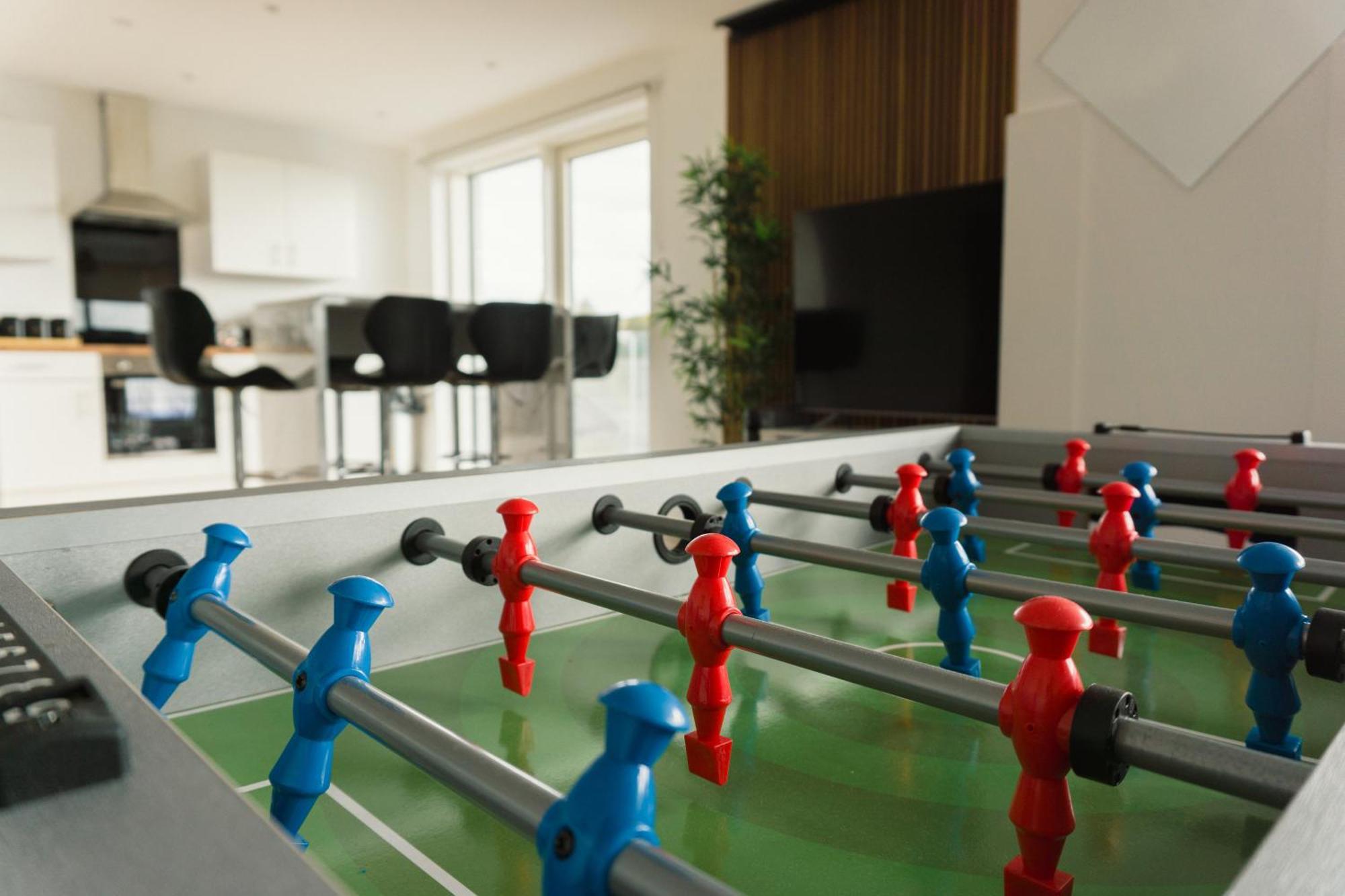 Manchester'S Luxurious 2-Bed Haven With Balcony - Canal Views & Proximity To Manchester United Екстер'єр фото