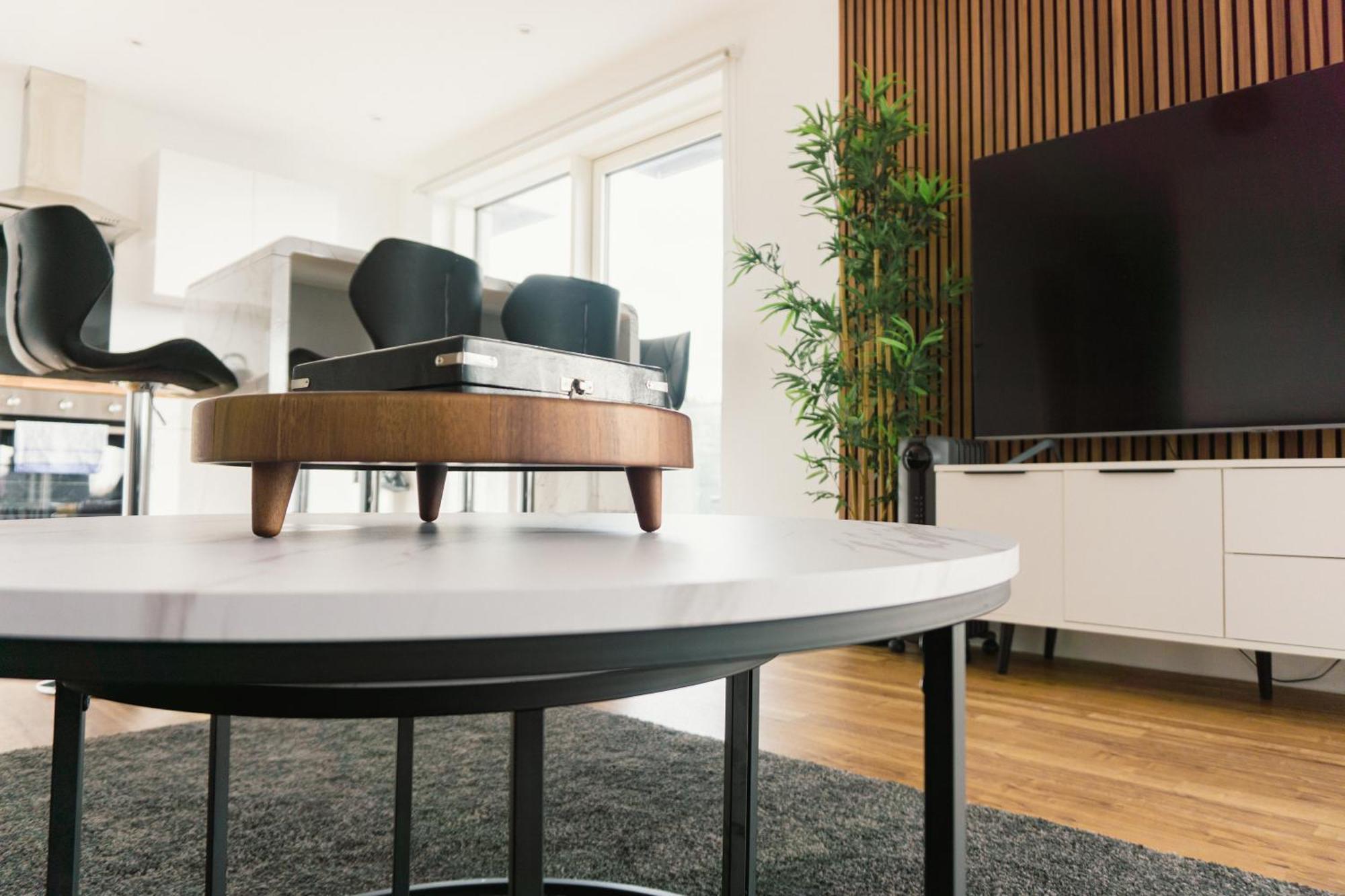 Manchester'S Luxurious 2-Bed Haven With Balcony - Canal Views & Proximity To Manchester United Екстер'єр фото